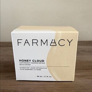 FARMACY
Honey Cloud Lightweight Barrier Repair Moisturizer
New in box